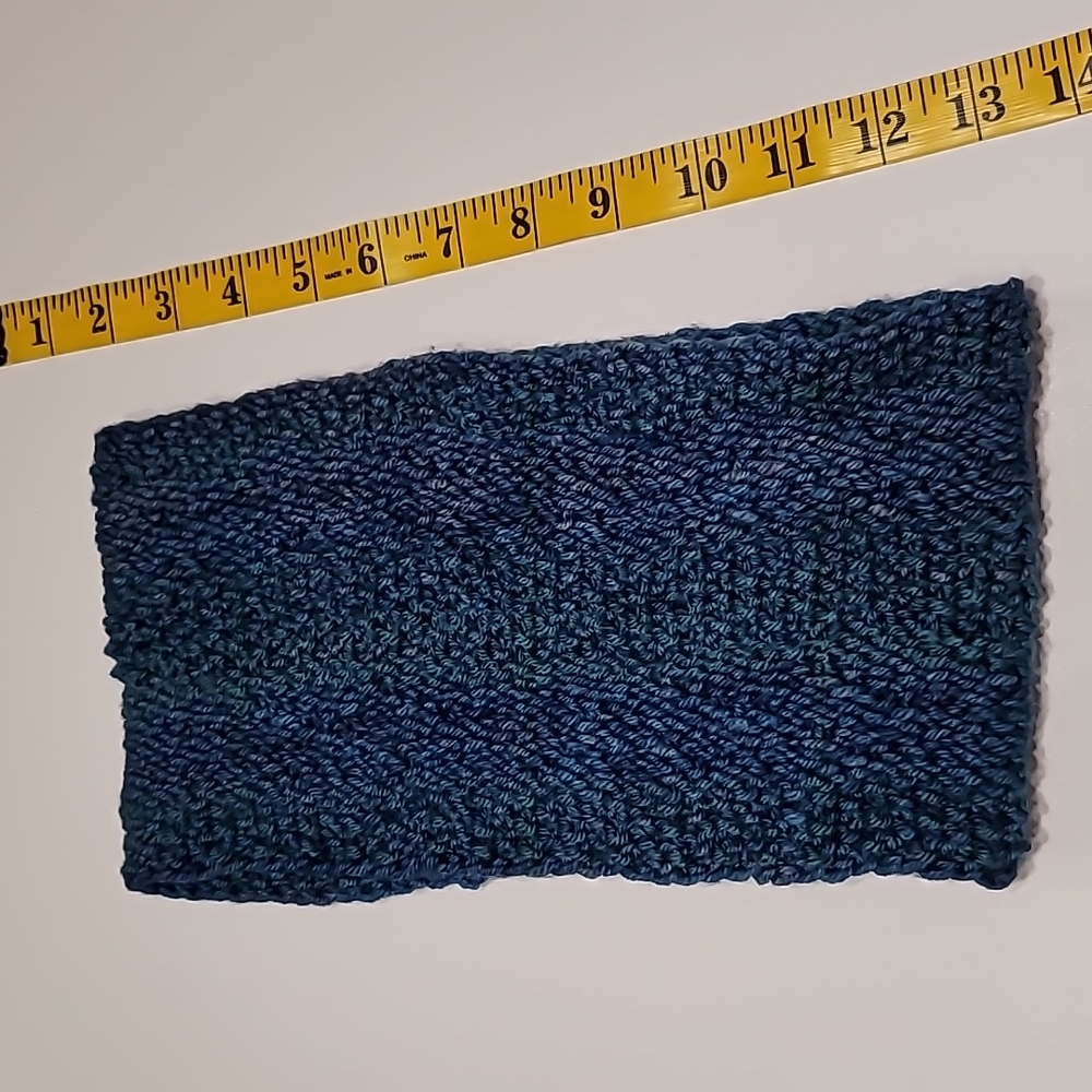 Neck scarf blue green 22" circumference‎ x 5.5"